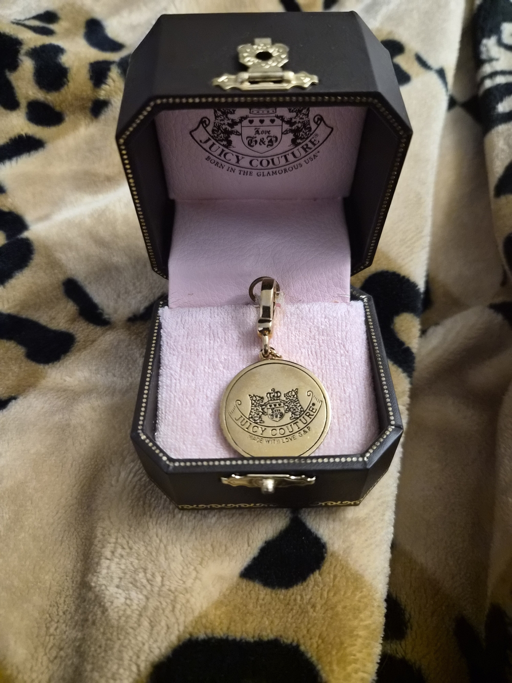 Vintage Juicy Couture Gold-Tone Crest Medallion Key & Card Holder Charm